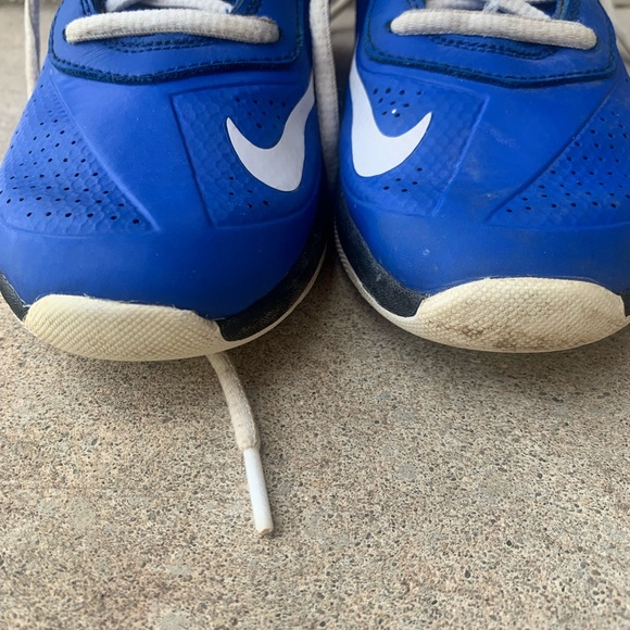 Nike Basketball Shoes Team Hustle D7, Boys size 2Y - Picture 3 of 12